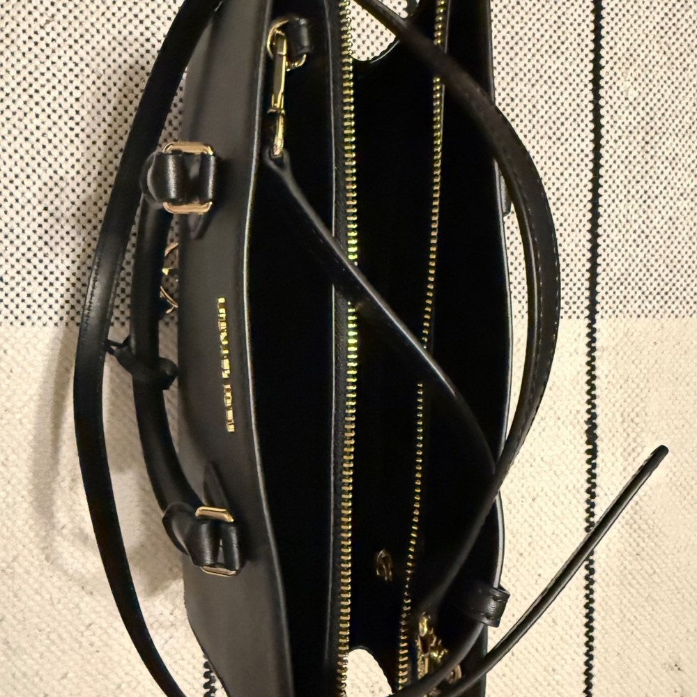 Micheal Kors satchel - Picture 3 of 8